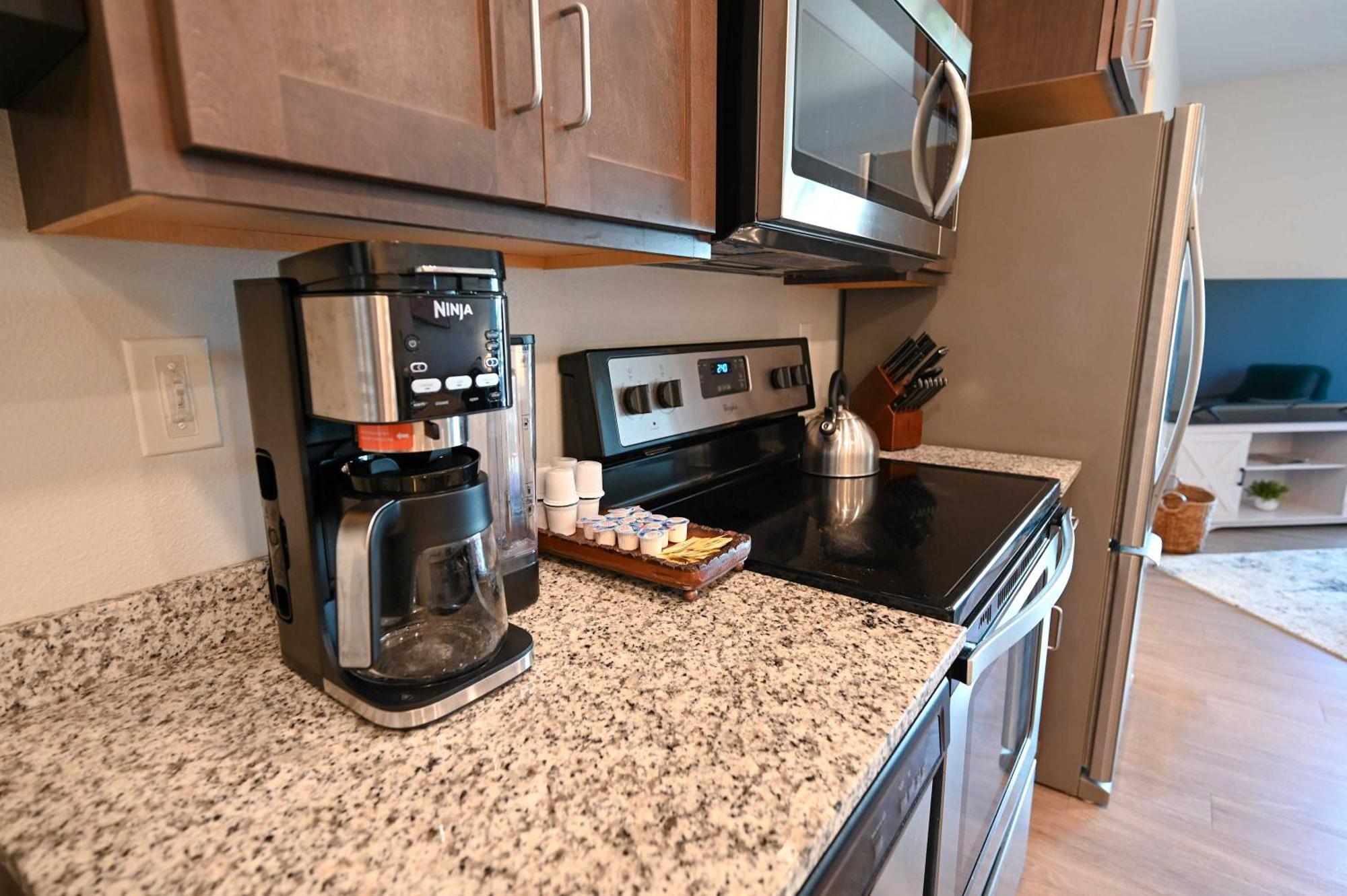 2 Bedroom Brand New Apartment Near Mayo, Park Free Rochester Kültér fotó