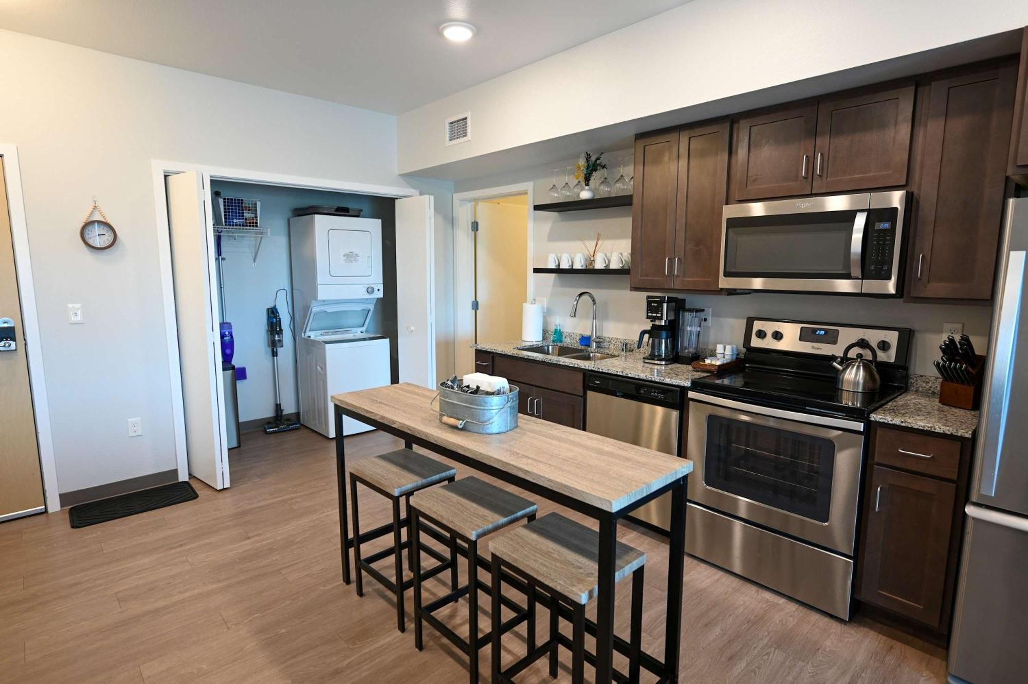 2 Bedroom Brand New Apartment Near Mayo, Park Free Rochester Kültér fotó